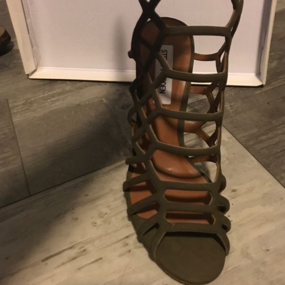 Steve Madden Heels - Picture 2 of 5